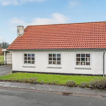 3 Bedroom Gorgeous In Prázdninový dům
