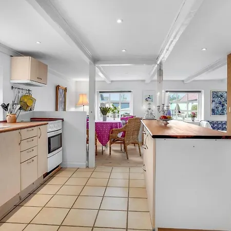 3 Bedroom Gorgeous In *